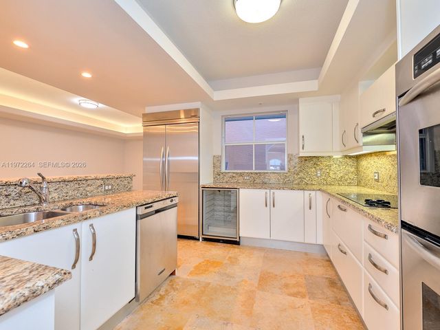 2051 SE 3rd St TH11, Deerfield Beach, FL 33441