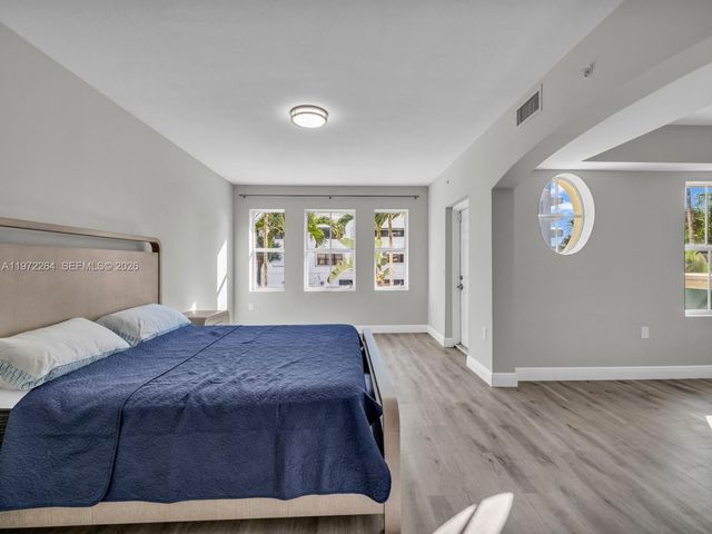 2051 SE 3rd St TH11, Deerfield Beach, FL 33441
