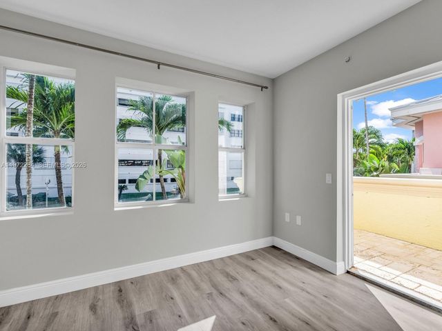 2051 SE 3rd St TH11, Deerfield Beach, FL 33441