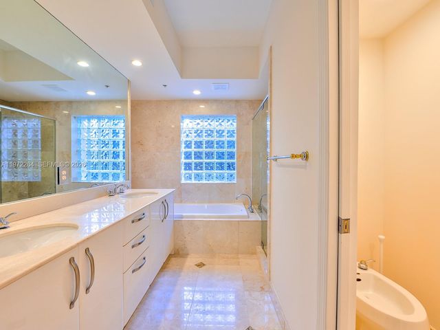 2051 SE 3rd St TH11, Deerfield Beach, FL 33441