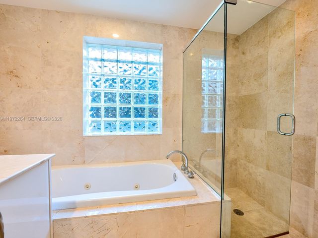2051 SE 3rd St TH11, Deerfield Beach, FL 33441