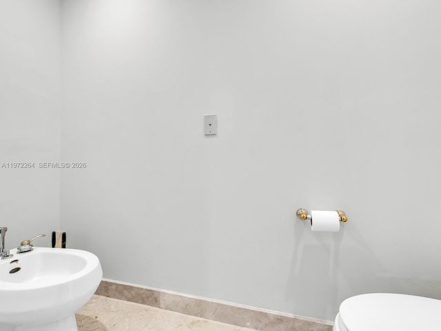 2051 SE 3rd St TH11, Deerfield Beach, FL 33441