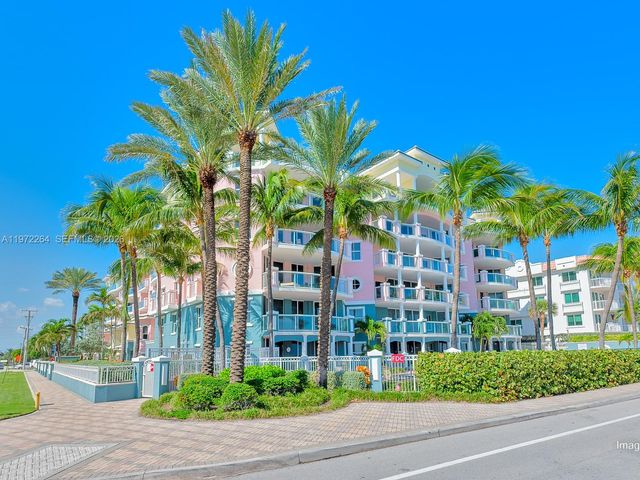 2051 SE 3rd St TH11, Deerfield Beach, FL 33441