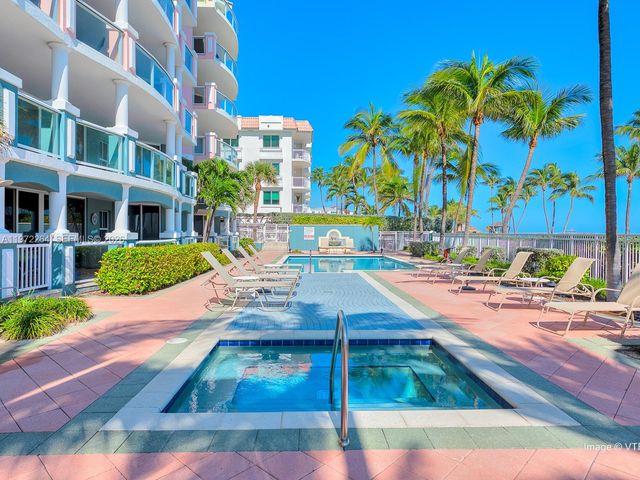 2051 SE 3rd St TH11, Deerfield Beach, FL 33441