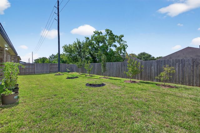2726 Tumlinson Drive, Fresno, TX 77545