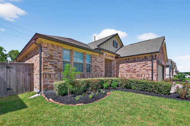 2726 Tumlinson Drive, Fresno, TX 77545