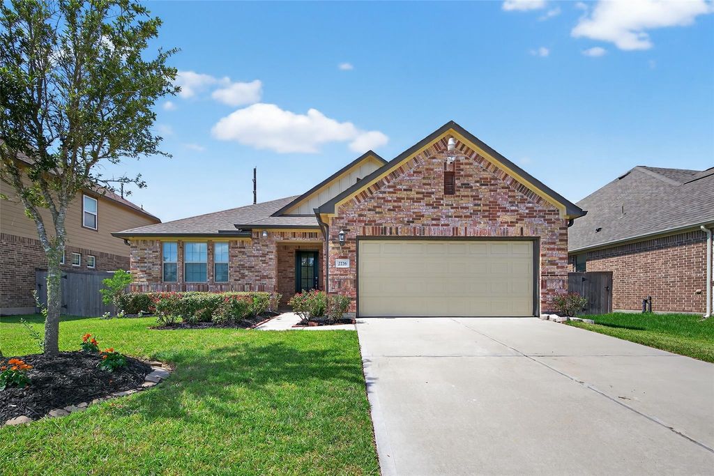 2726 Tumlinson Drive, Fresno, TX 77545