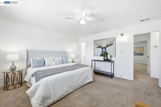 3033 Los Prados Street 230, San Mateo, CA 94403