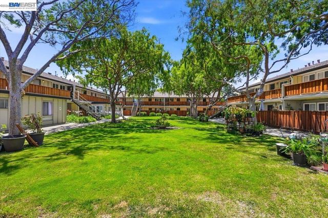 3033 Los Prados Street 230, San Mateo, CA 94403