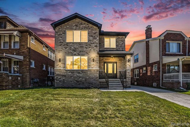 7634 Pinehurst Street, Dearborn, MI 48126