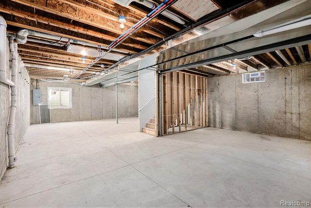 7634 Pinehurst Street, Dearborn, MI 48126