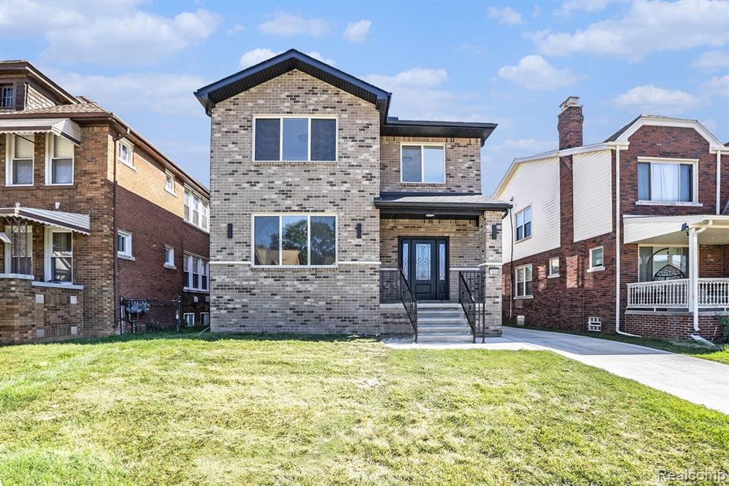 7634 Pinehurst Street, Dearborn, MI 48126