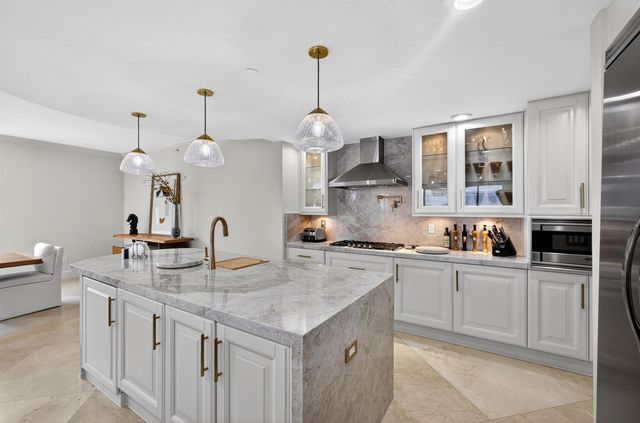 3800 N Ocean Drive 452, Singer Island, FL 33404