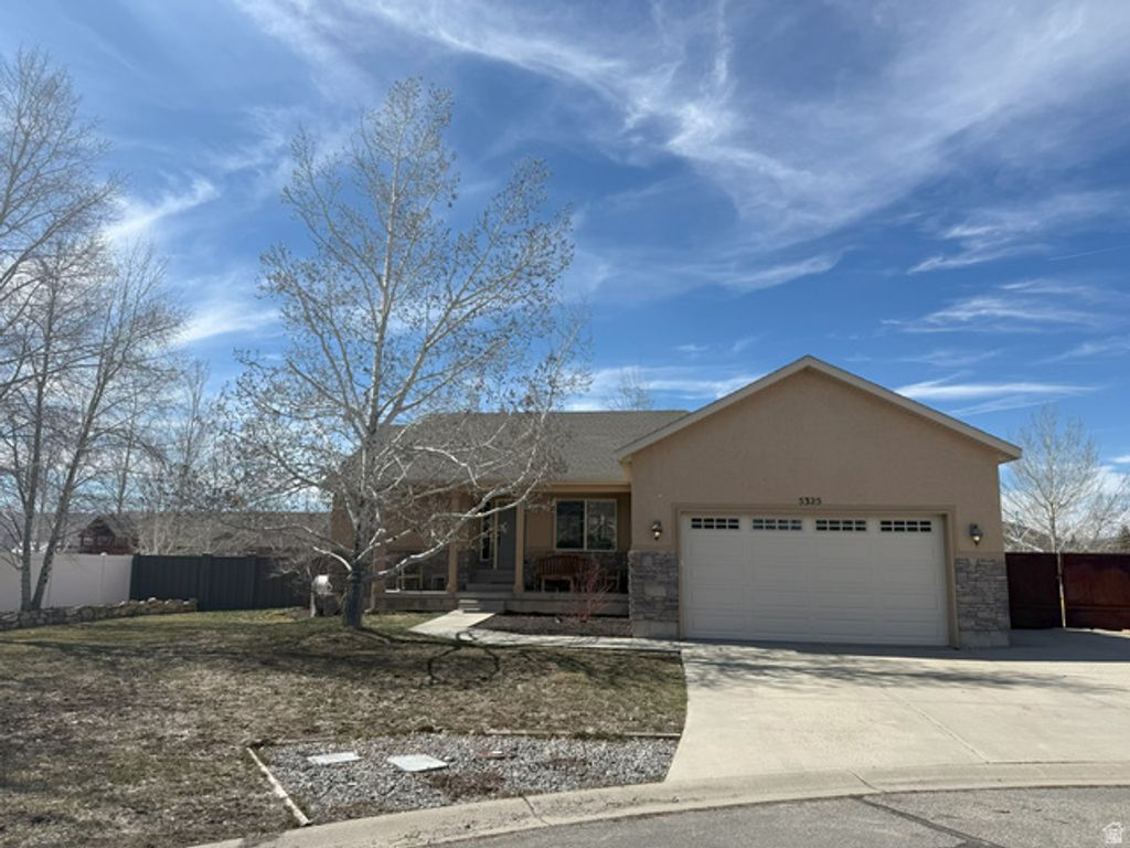 Image 1 of property listing at 5325 S BRIDLE CIR, Oakley, UT 84055