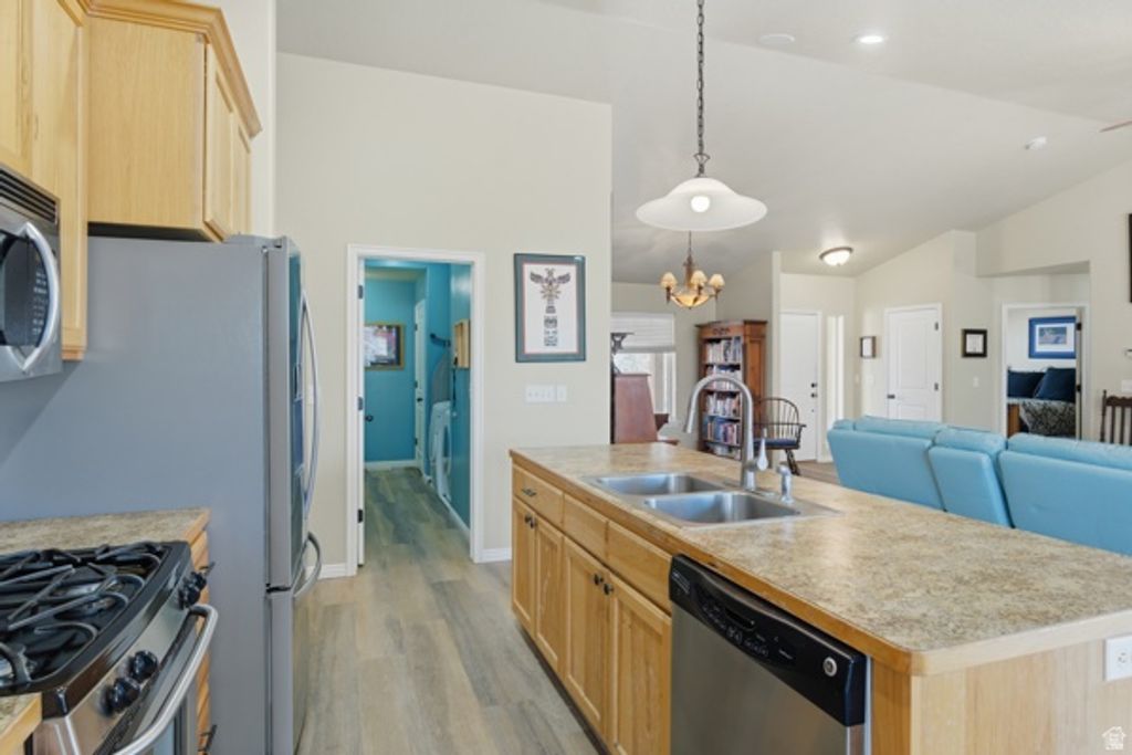Image 11 of property listing at 5325 S BRIDLE CIR, Oakley, UT 84055