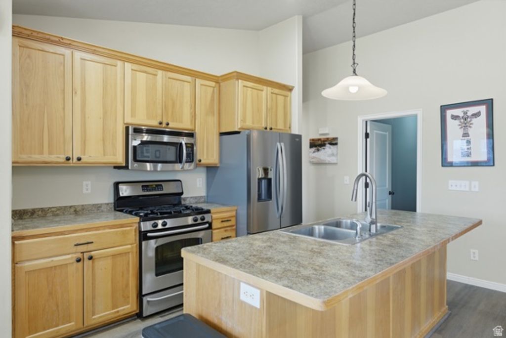 Image 12 of property listing at 5325 S BRIDLE CIR, Oakley, UT 84055