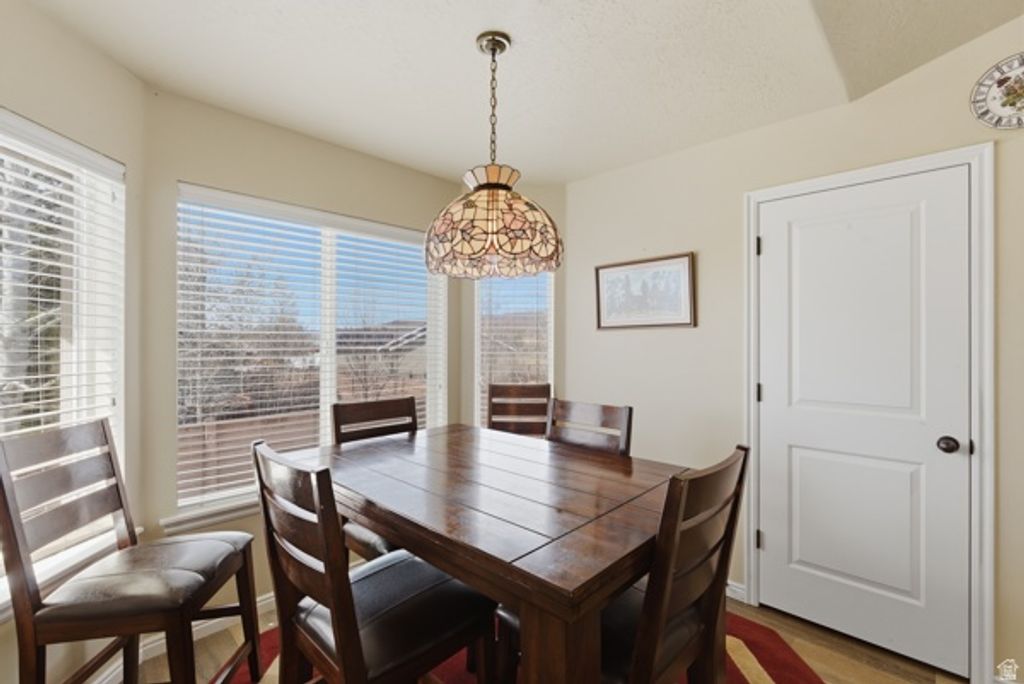 Image 15 of property listing at 5325 S BRIDLE CIR, Oakley, UT 84055