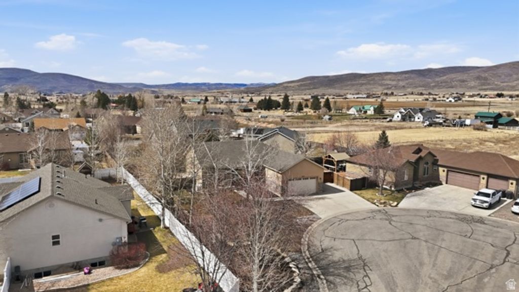 Image 32 of property listing at 5325 S BRIDLE CIR, Oakley, UT 84055