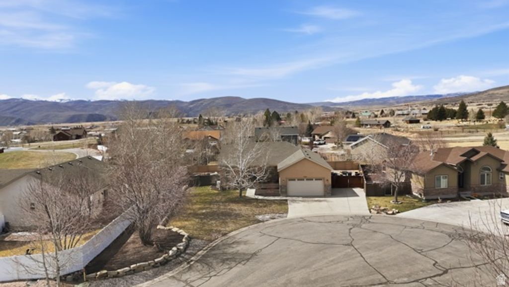 Image 33 of property listing at 5325 S BRIDLE CIR, Oakley, UT 84055