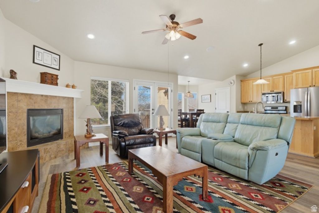 Image 6 of property listing at 5325 S BRIDLE CIR, Oakley, UT 84055