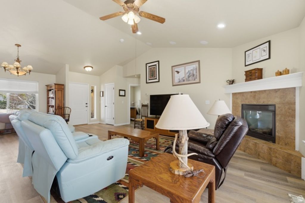 Image 7 of property listing at 5325 S BRIDLE CIR, Oakley, UT 84055