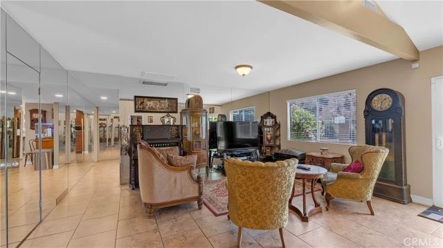 3380 N Lamer Street, Burbank, CA 91504