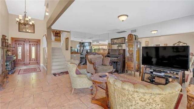 3380 N Lamer Street, Burbank, CA 91504