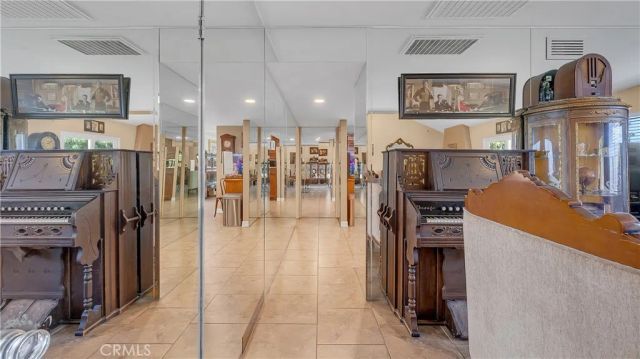 3380 N Lamer Street, Burbank, CA 91504