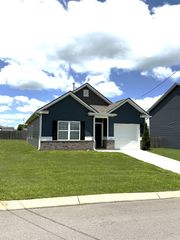 2246 Zeva Cir, Columbia, TN 38401