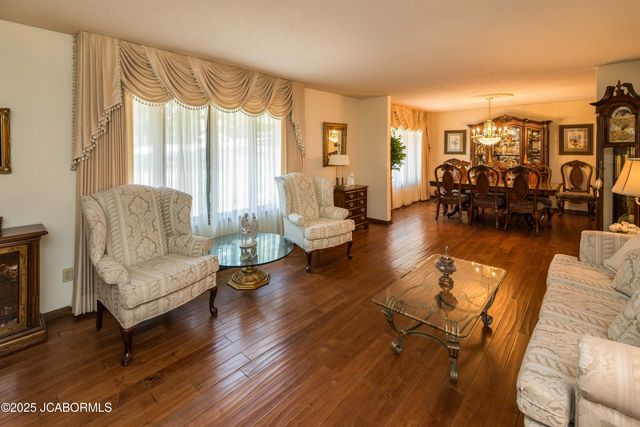 401 WINDRIDGE COURT, Jefferson City, MO 65109