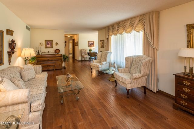 401 WINDRIDGE COURT, Jefferson City, MO 65109