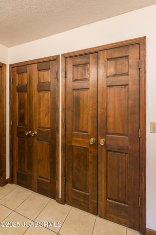 401 WINDRIDGE COURT, Jefferson City, MO 65109