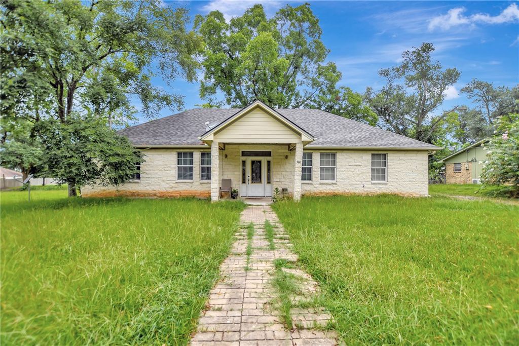 306 Heath Avenue, Madisonville, TX 77864 — exterior