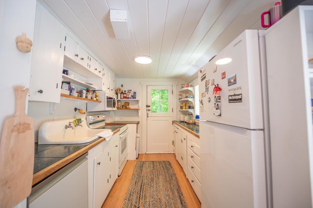 197 Lake Raponda Road, Wilmington, VT 05363