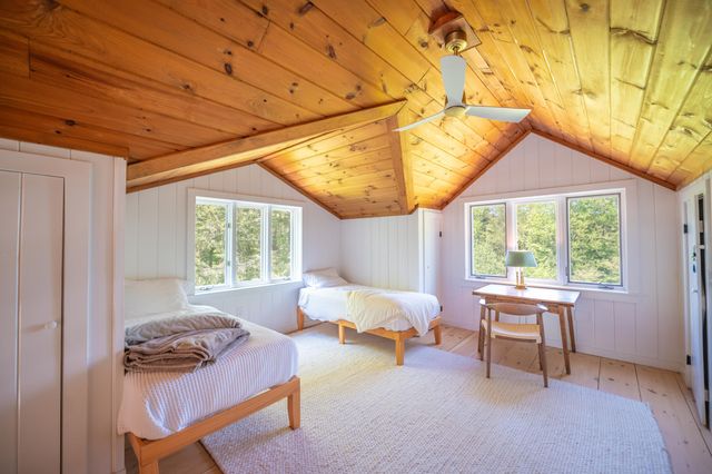 197 Lake Raponda Road, Wilmington, VT 05363