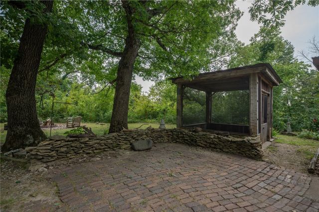 2576 58th St Lane, Vinton, IA 52349