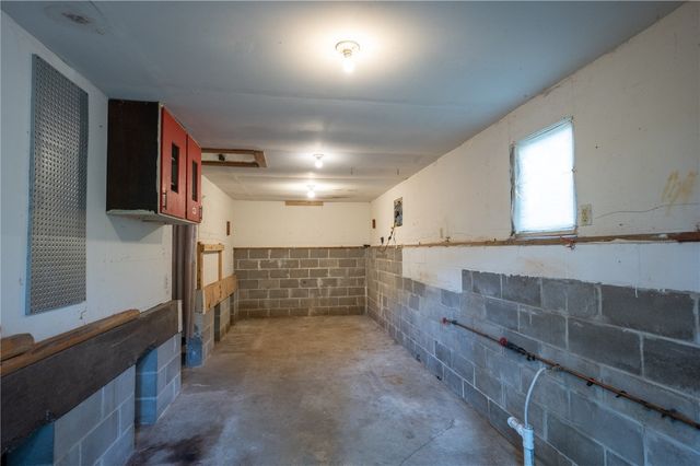 2576 58th St Lane, Vinton, IA 52349