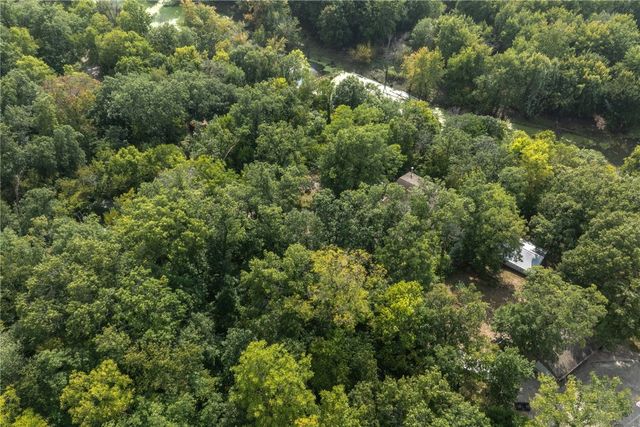 2576 58th St Lane, Vinton, IA 52349