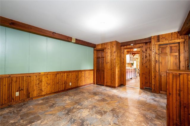 2576 58th St Lane, Vinton, IA 52349