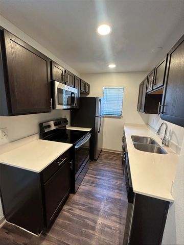 2806 Reagan Street 109, Dallas, TX 75219