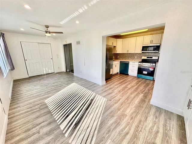 2431 CANADIAN WAY 37, Clearwater, FL 33763