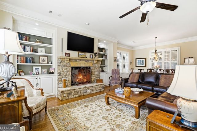 318 Lakeside Trace, Canton, GA 30115