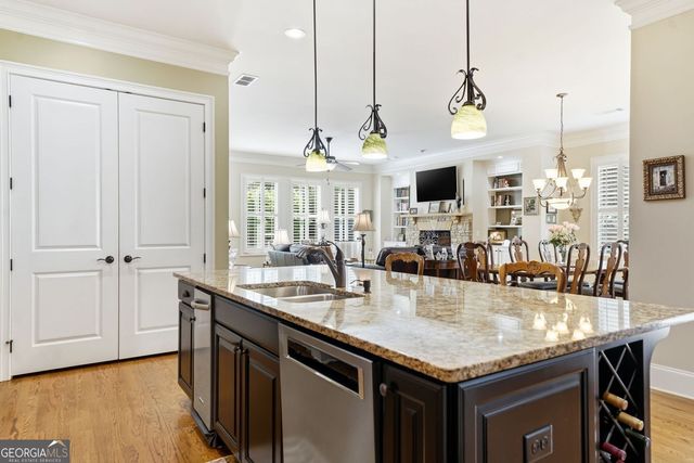 318 Lakeside Trace, Canton, GA 30115