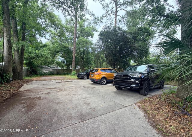 2542 SPRING PARK Road, Jacksonville, FL 32207