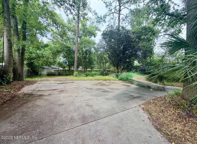 2542 SPRING PARK Road, Jacksonville, FL 32207