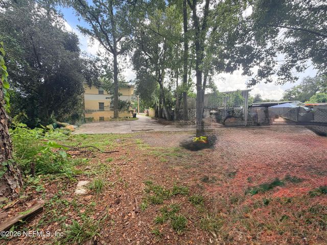 2542 SPRING PARK Road, Jacksonville, FL 32207
