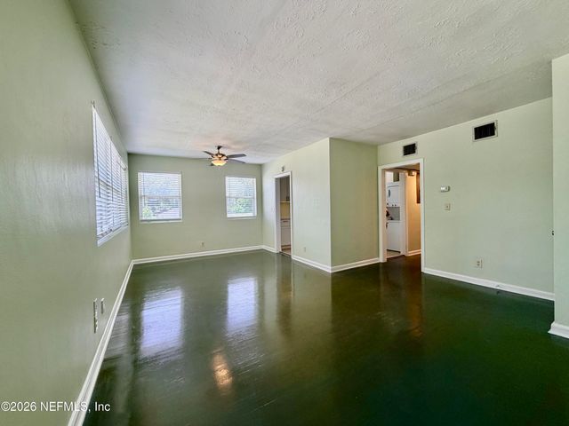 2542 SPRING PARK Road, Jacksonville, FL 32207