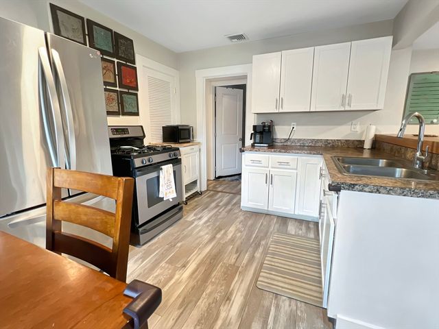 1649 Washington St, Canton, MA 02021