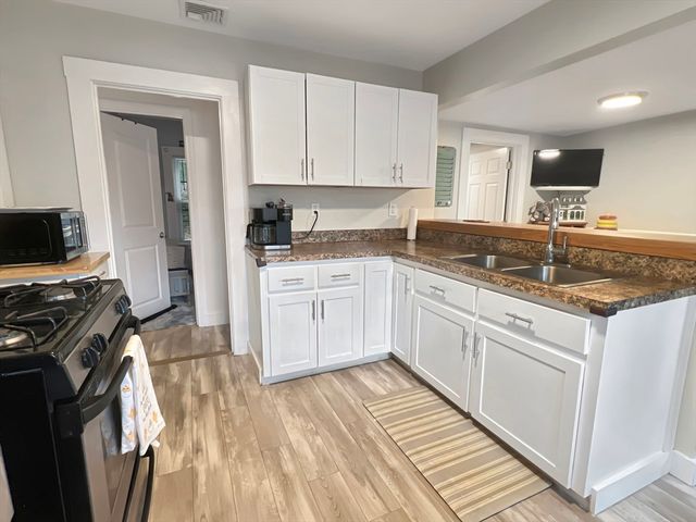 1649 Washington St, Canton, MA 02021