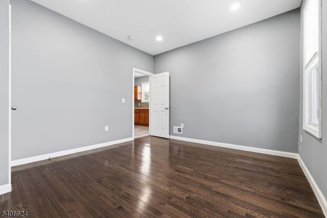 53 Aldine St, Newark City, NJ 07112